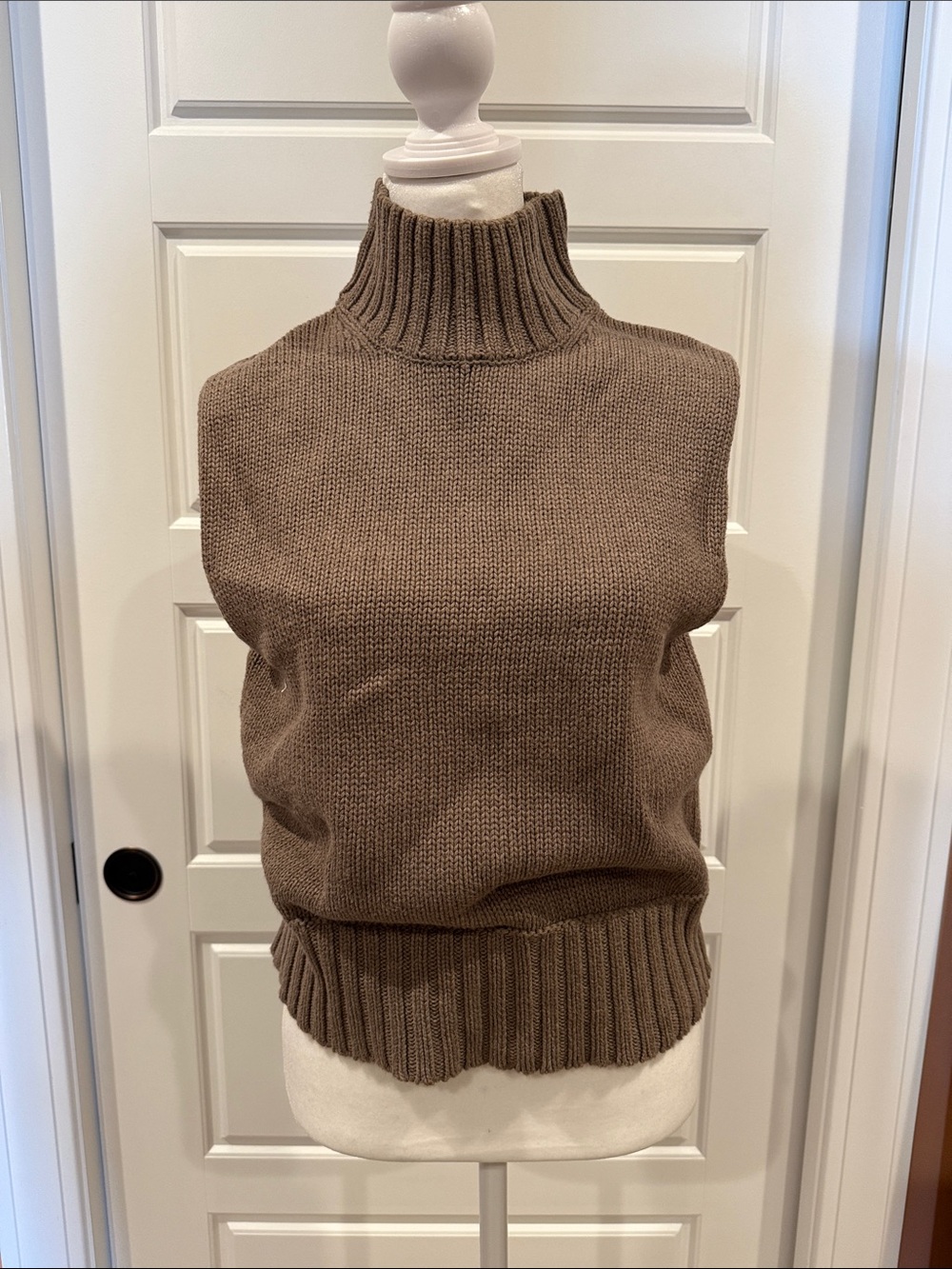 Abercrombie Turtleneck Sleeveless Knit Sweater